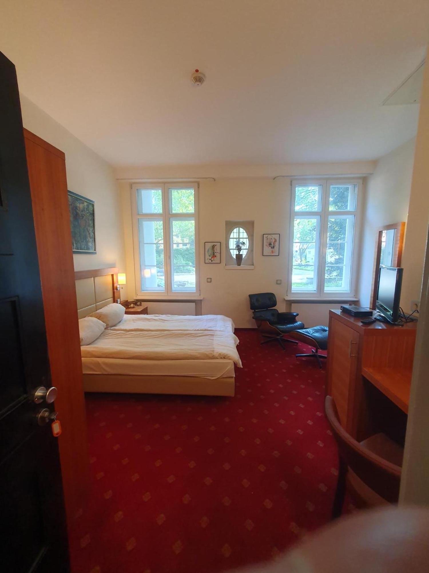 Die Villa, Zimmer 17, Dz Leverkusen Eksteriør billede