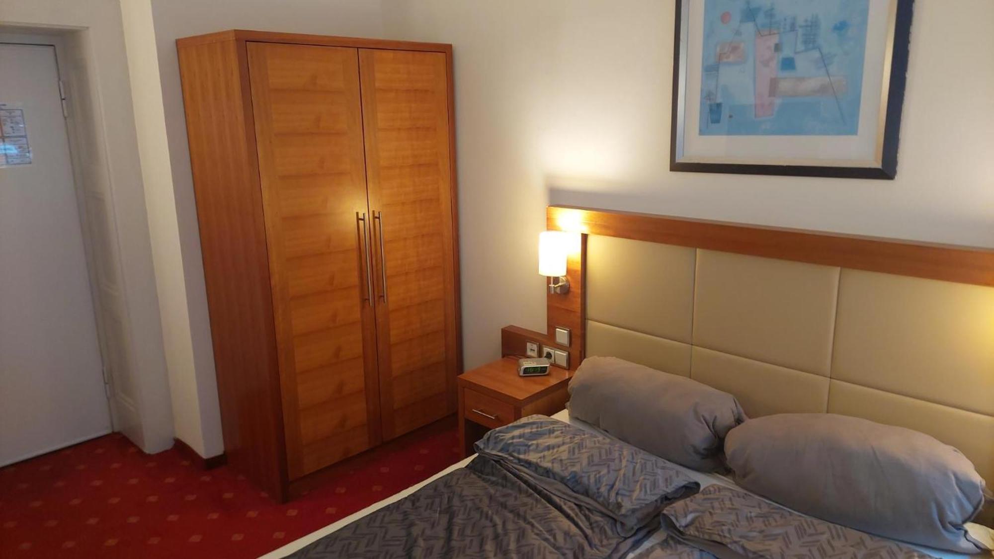 Die Villa, Zimmer 17, Dz Leverkusen Eksteriør billede