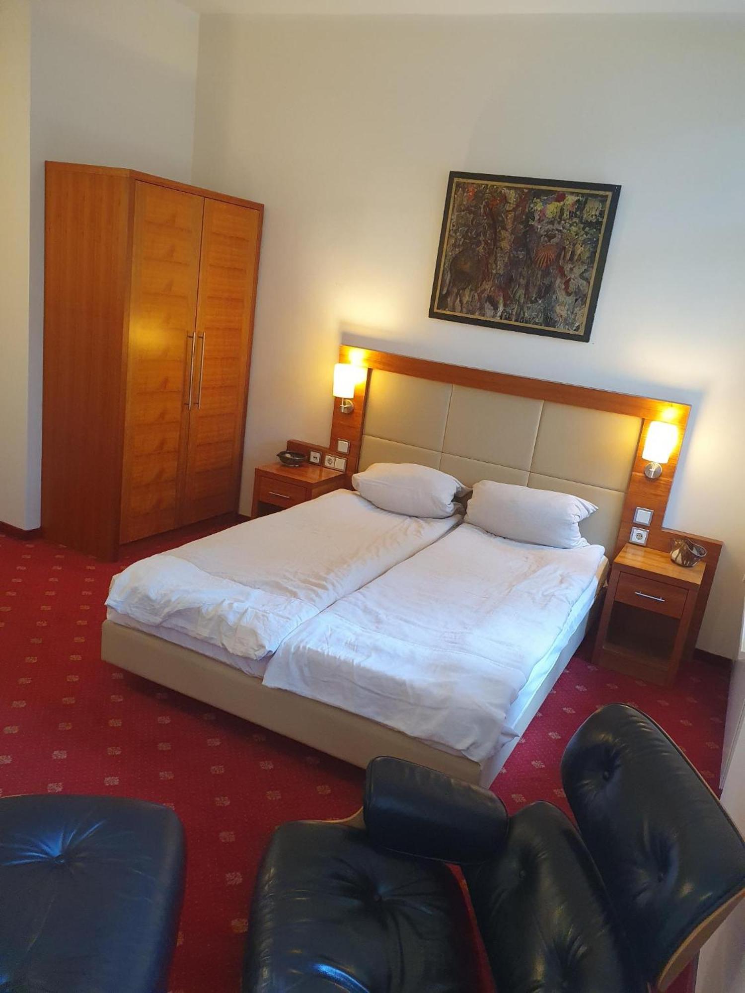 Die Villa, Zimmer 17, Dz Leverkusen Eksteriør billede