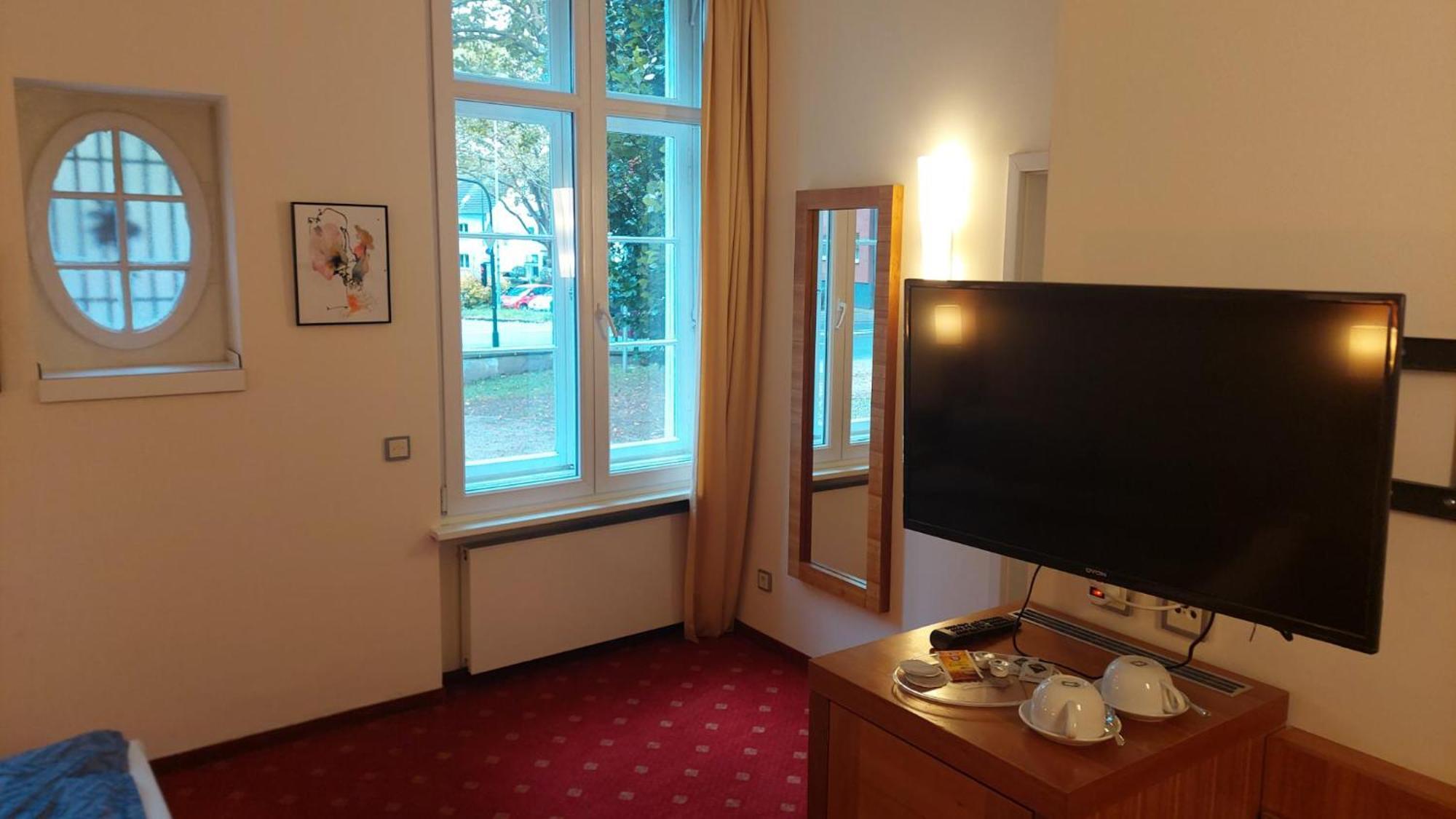Die Villa, Zimmer 17, Dz Leverkusen Eksteriør billede