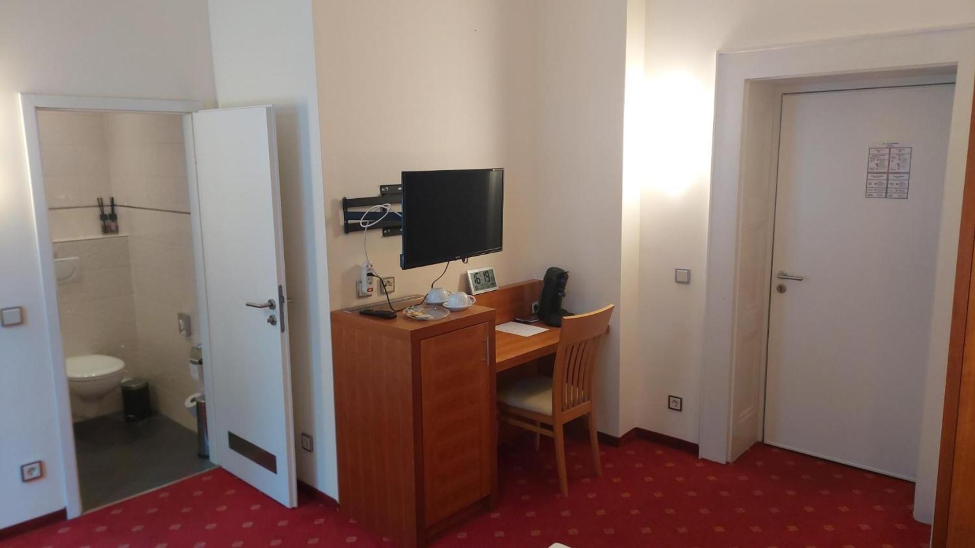 Die Villa, Zimmer 17, Dz Leverkusen Eksteriør billede